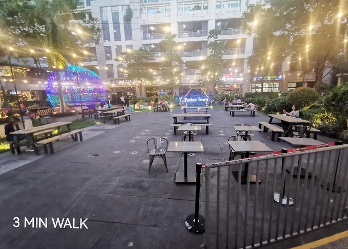 Caleze Avant At The Bgc * Manila