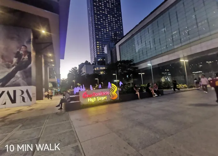 Caleze Avant At The Bgc Apartment Manila