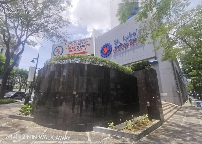 Caleze Avant At The Bgc Apartment Manila