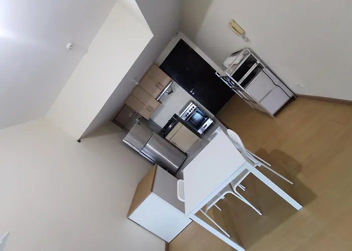Caleze Avant At The Bgc Apartment