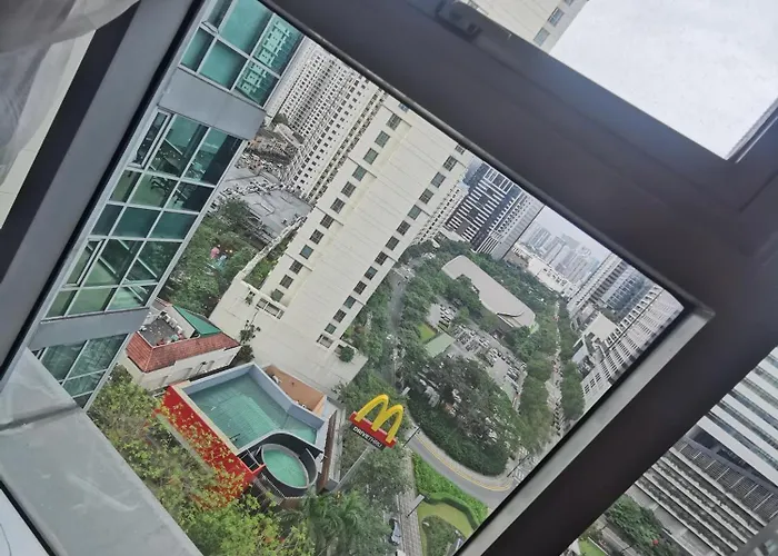 Caleze Avant At The Bgc Apartment *