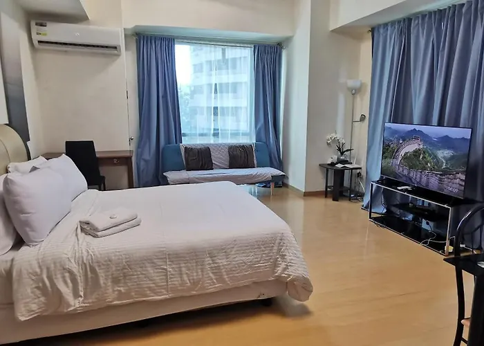Caleze Avant At The Bgc Manila